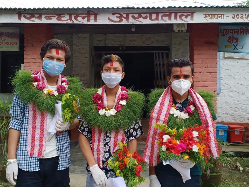 कोरोना जित्नेलाई बेहुलाझै सिगारेर विदाई
