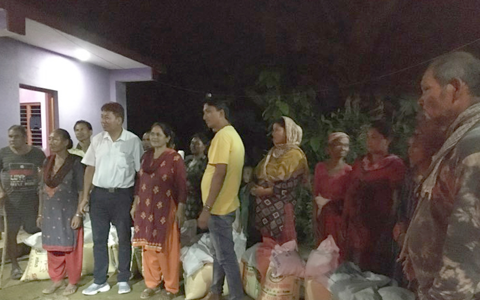 दशैँमा छाक टार्न कमलामाईको सहयोग