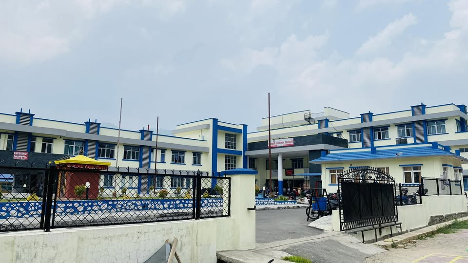 बिमा छ, तर सेवा चलाउन पैसा छैन : सिन्धुली अस्पतालको पीडा